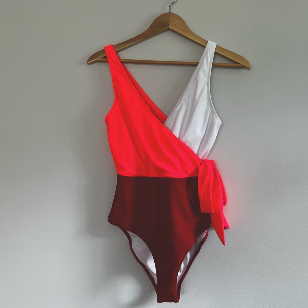 CUPSHE Women's Color Block One Piece Swimsuit Wrap Tie Side Bathing Suit Size M